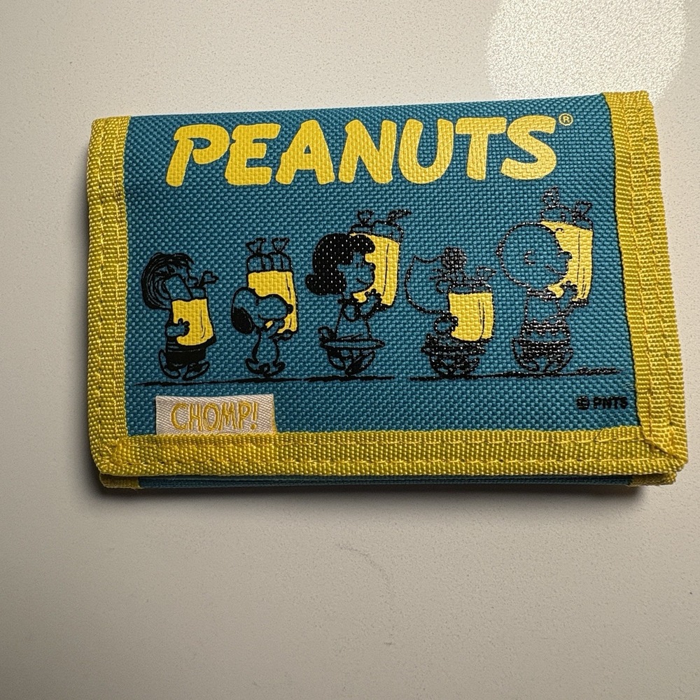 SDCC 2025 Peanuts Booth Merch Snoopy Wallet Comic Con On Hand Exclusive